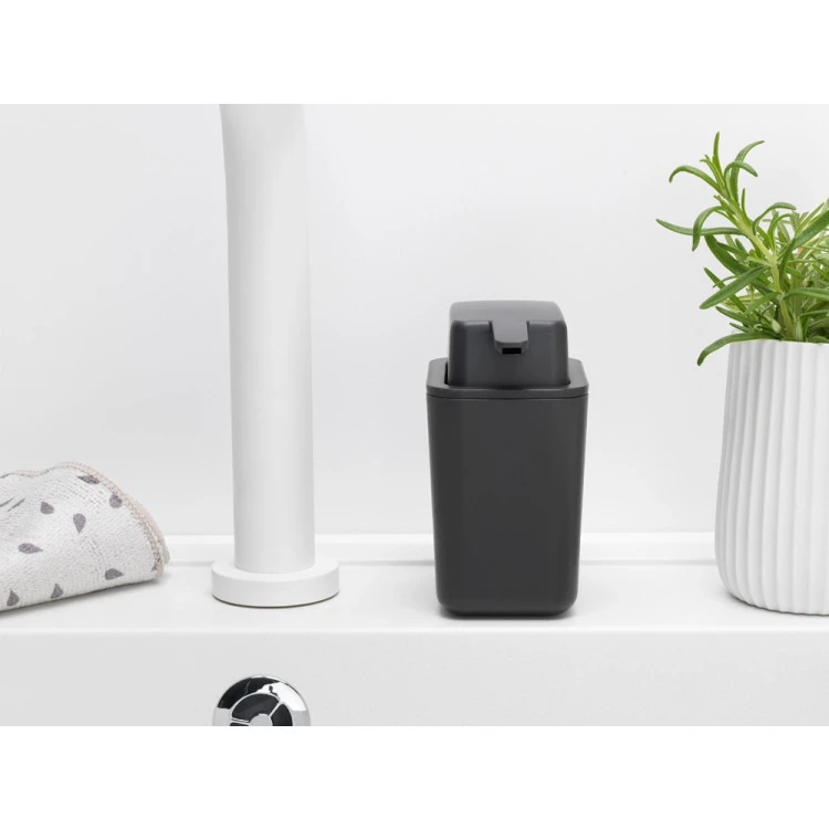 Дозатор за течен сапун Brabantia Dark Grey