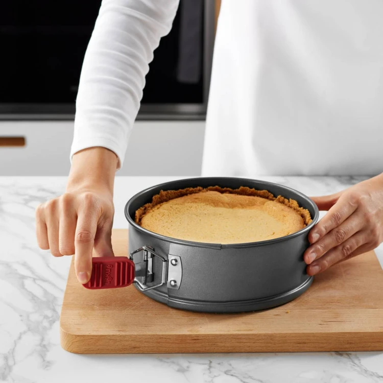 Форма за печене Lekue Ø24cm, Non-Stick, със закопчалка