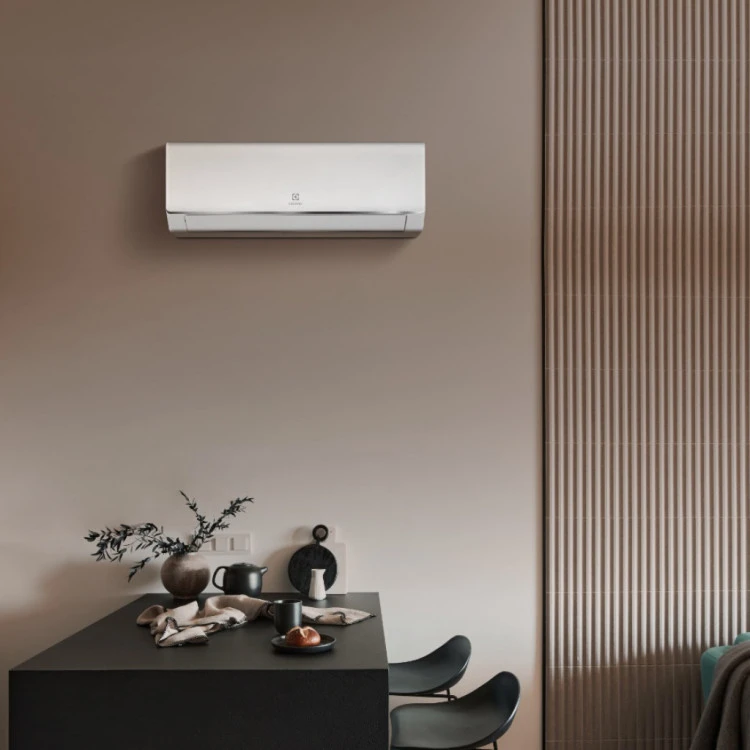 Климатик инверторен Electrolux EACS/I-12HAV/N8 22Y